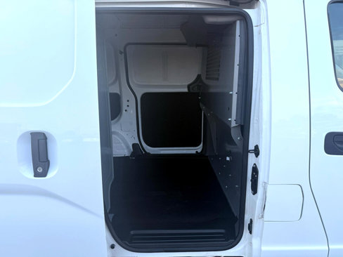 Used 2018 Nissan NV200 SV w/ Navigation Package image 17