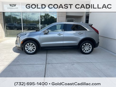 Certified 2023 Cadillac XT4 Luxury w/ Cold Weather Package image 2