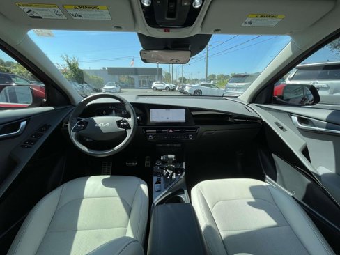 Certified 2023 Kia Niro EX Touring image 25