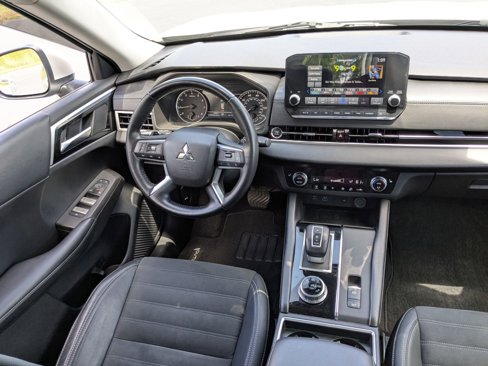 Used 2022 Mitsubishi Outlander SE image 30