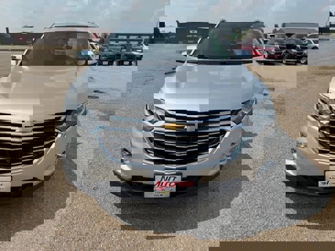 Used 2020 Chevrolet Equinox Premier image 2