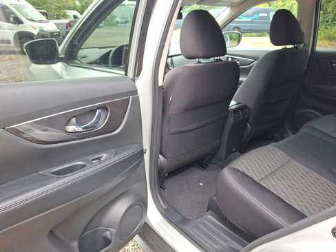 Used 2020 Nissan Rogue S w/ Special Edition Package image 19