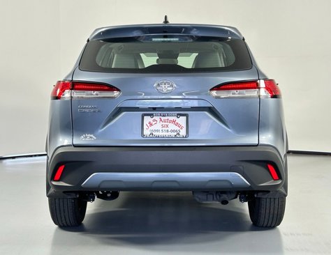 Used 2023 Toyota Corolla Cross L image 6