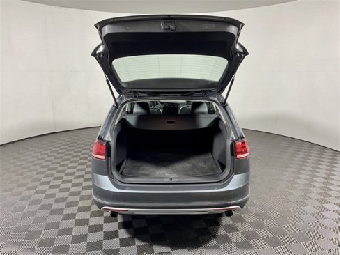 Used 2019 Volkswagen Golf Alltrack S image 13