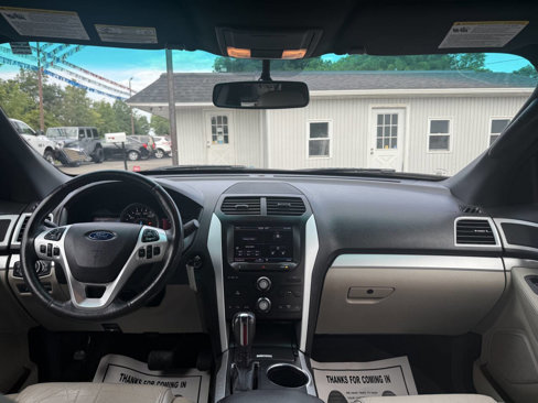 Used 2014 Ford Explorer XLT w/ Equipment Group 202A image 10