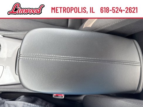 Used 2024 Chevrolet Malibu LT image 17
