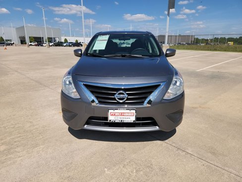 Used 2017 Nissan Versa SV image 9