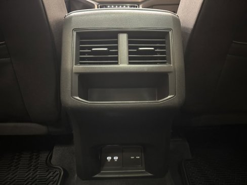 Used 2023 Volkswagen Atlas Cross Sport SE w/ Panoramic Sunroof Package image 19