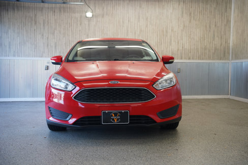 Used 2017 Ford Focus SE image 2