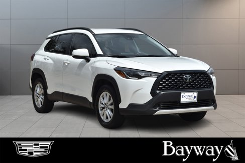 Used 2022 Toyota Corolla Cross LE image 3
