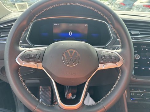 Certified 2022 Volkswagen Tiguan SE image 12