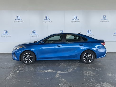 Used 2024 Kia Forte LX image 3