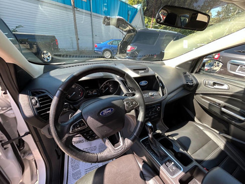 Used 2017 Ford Escape SE w/ Equipment Group 201A image 5