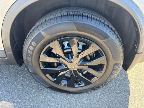 Used 2018 Nissan Rogue S image 8
