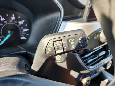 Used 2020 Ford Escape SE image 19