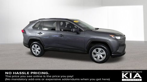 Used 2021 Toyota RAV4 LE image 2