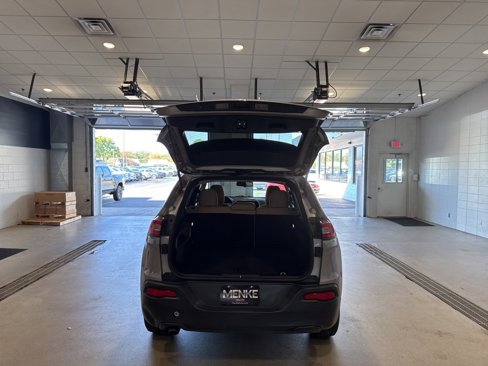 Used 2015 Jeep Cherokee Latitude image 16