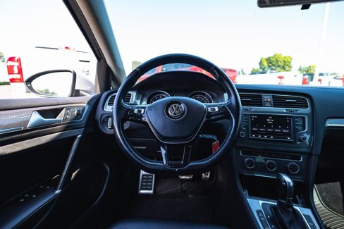 Used 2017 Volkswagen Golf Alltrack image 15