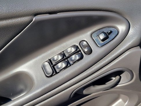 Used 2004 Ford Mustang GT image 11
