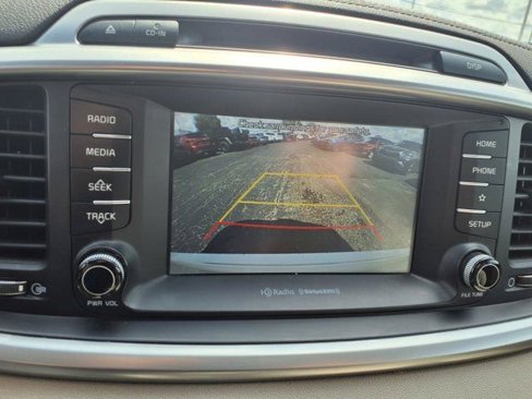 Used 2019 Kia Sorento LX w/ LX Convenience Package image 15