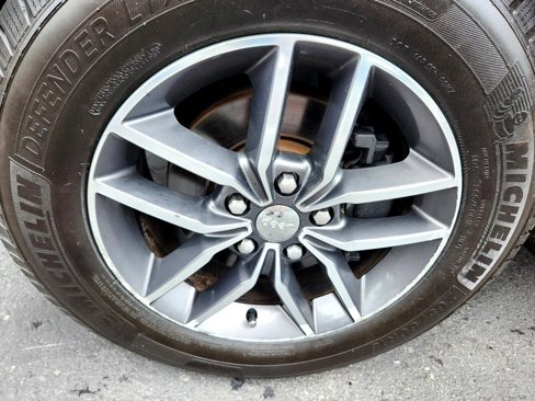 Used 2018 Jeep Grand Cherokee Limited image 37