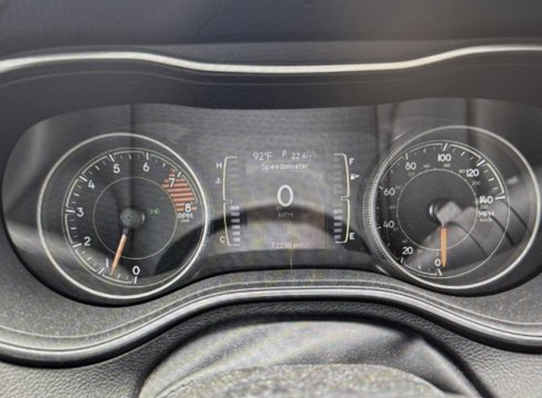 Used 2019 Jeep Cherokee Latitude w/ Cold Weather Group image 21