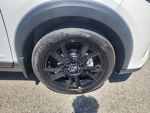 New 2024 Nissan Kicks SR image 8