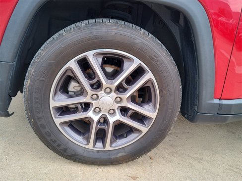 Used 2019 Jeep Compass Latitude image 18