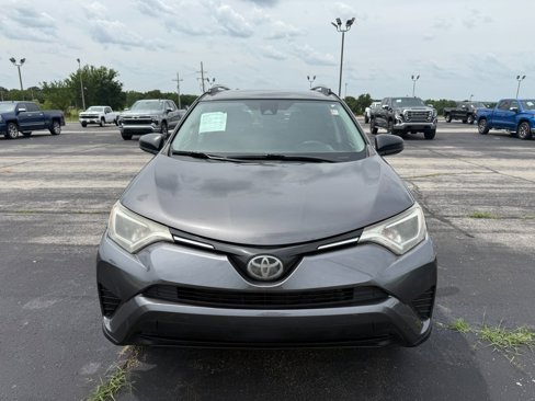 Used 2017 Toyota RAV4 LE image 4