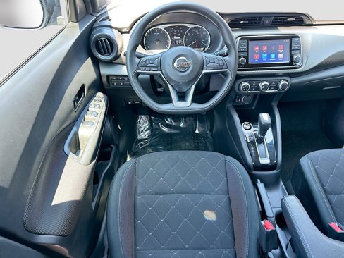 Used 2020 Nissan Kicks S image 20