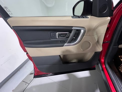 Used 2018 Land Rover Discovery Sport HSE image 21