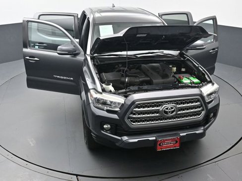 Certified 2017 Toyota Tacoma TRD Sport image 57