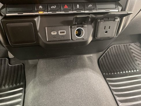 Used 2021 Chevrolet Silverado 1500 Custom image 40