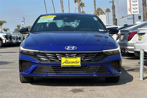 Certified 2025 Hyundai Elantra Sport image 9