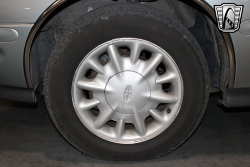 Used 1995 Buick Riviera Supercharged Coupe image 17