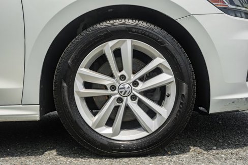Used 2020 Volkswagen Passat 2.0T SE image 17