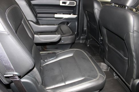 Used 2022 Ford Explorer XLT w/ Equipment Group 202A image 25