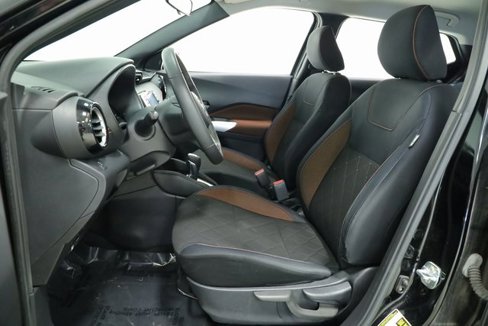 Used 2018 Nissan Kicks SR image 21