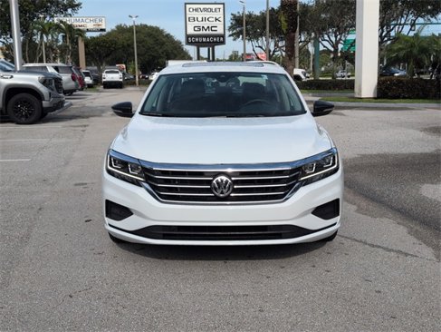 Certified 2022 Volkswagen Passat 2.0T image 3