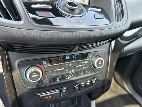 Used 2019 Ford Escape Titanium image 19
