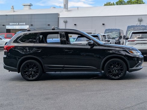 Used 2018 Mitsubishi Outlander LE image 2