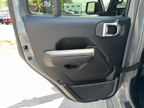 Used 2022 Jeep Wrangler Unlimited Sport image 23
