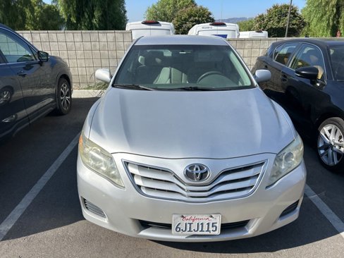 Used 2010 Toyota Camry LE image 3