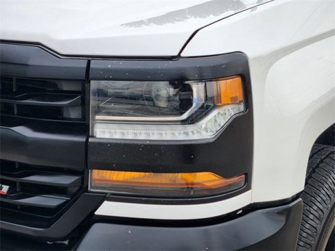 Used 2018 Chevrolet Silverado 1500 LT w/ All Star Edition image 9