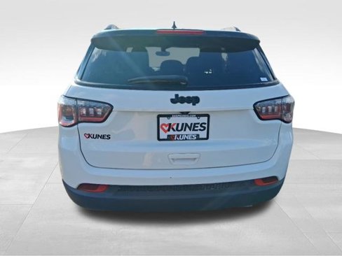 Used 2018 Jeep Compass Altitude image 8