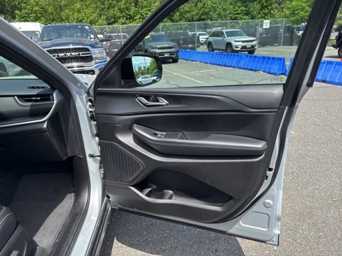 Used 2023 Jeep Grand Cherokee L Altitude image 33