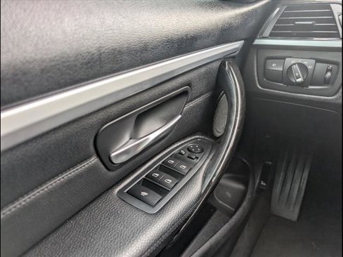 Used 2017 BMW 430i Convertible image 18