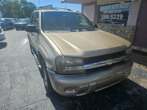 Used 2005 Chevrolet TrailBlazer LS w/ LS Preferred Equipment Group image 2