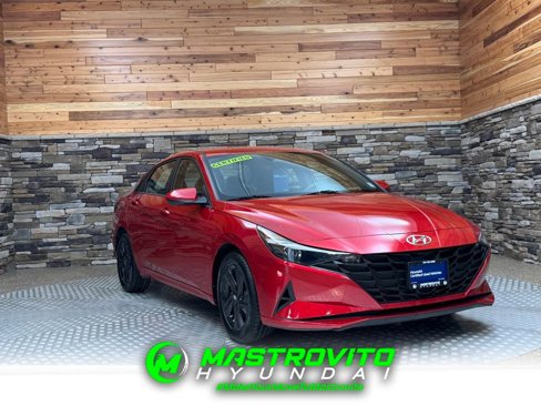 Used 2022 Hyundai Elantra SEL w/ Preferred Accessory Package image 1
