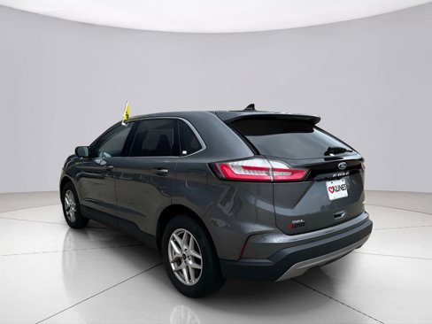 Used 2023 Ford Edge SEL image 9